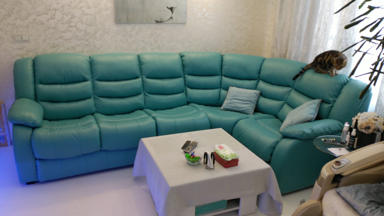 Перетяжка дивана на дому. Неман