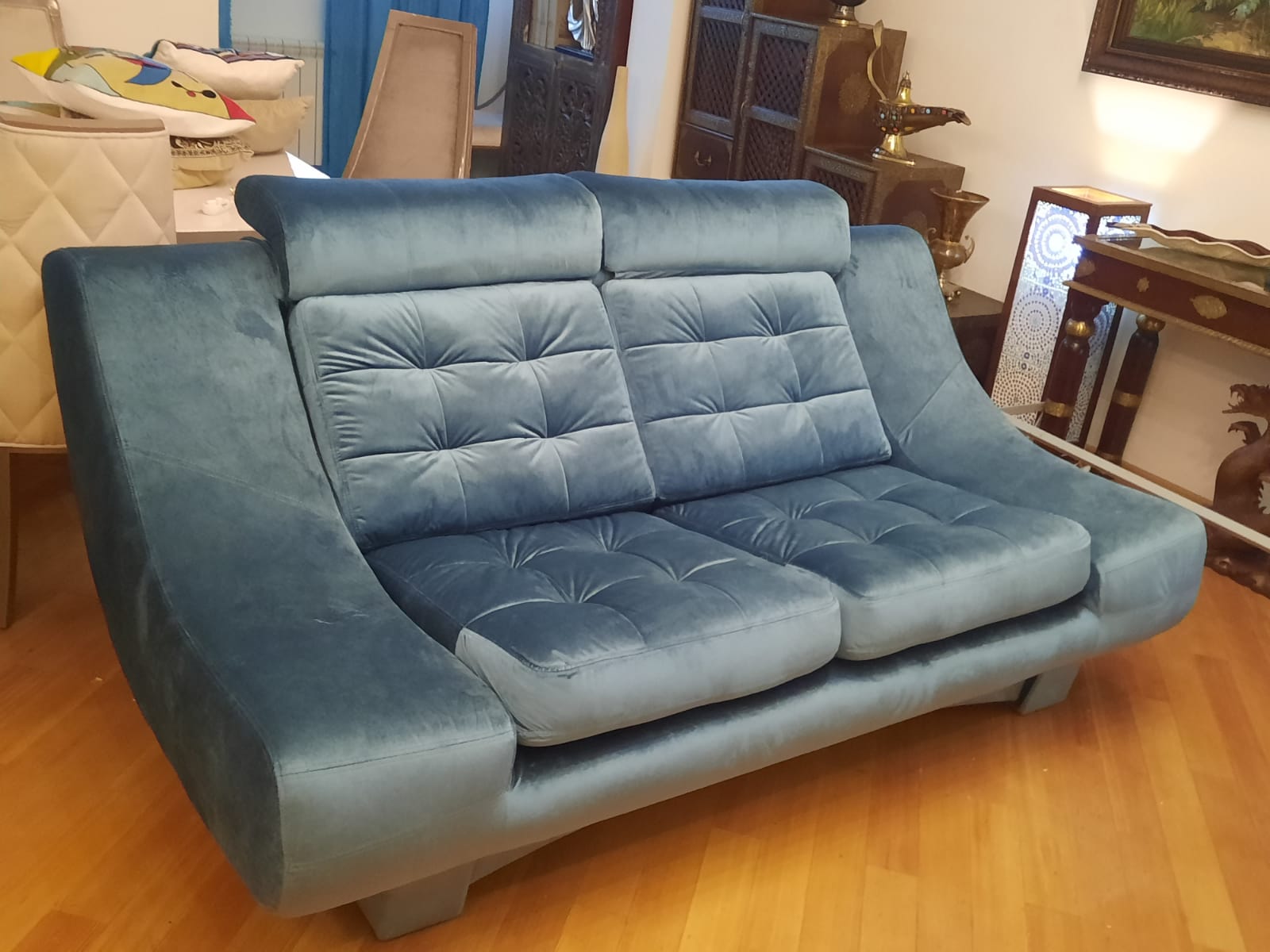 Обивка дивана на дому. Неман